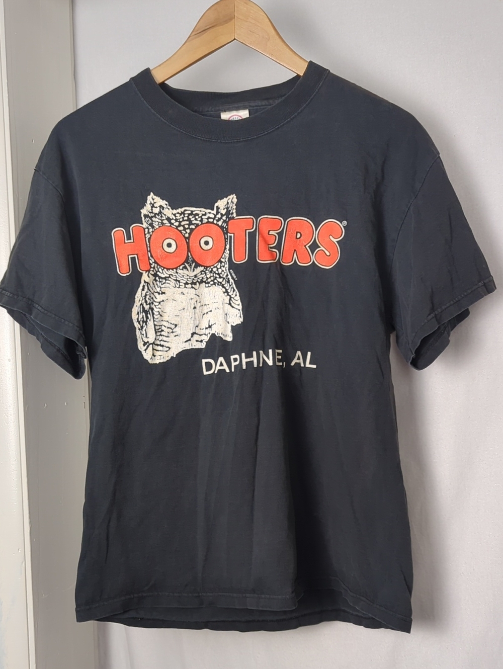 HOOTERS Vintage 90s Black Origional Graphic T-Shirt